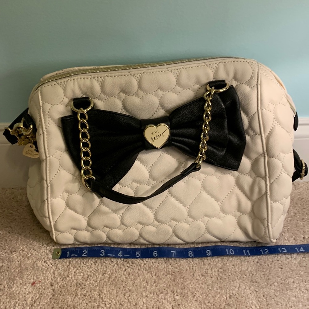 Betsey Johnson white hearts , black bow , zippered bag NWOT purse